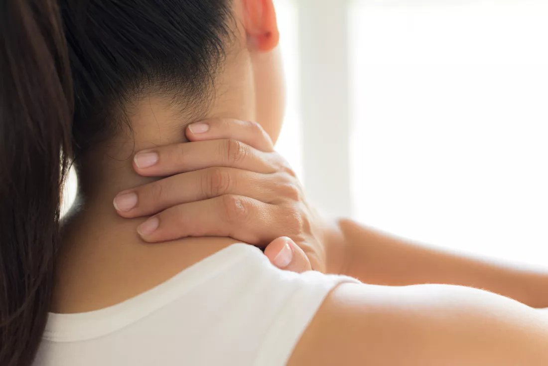 Jak złagodzić ból karku i szyi? Poznaj skuteczne ćwiczenia