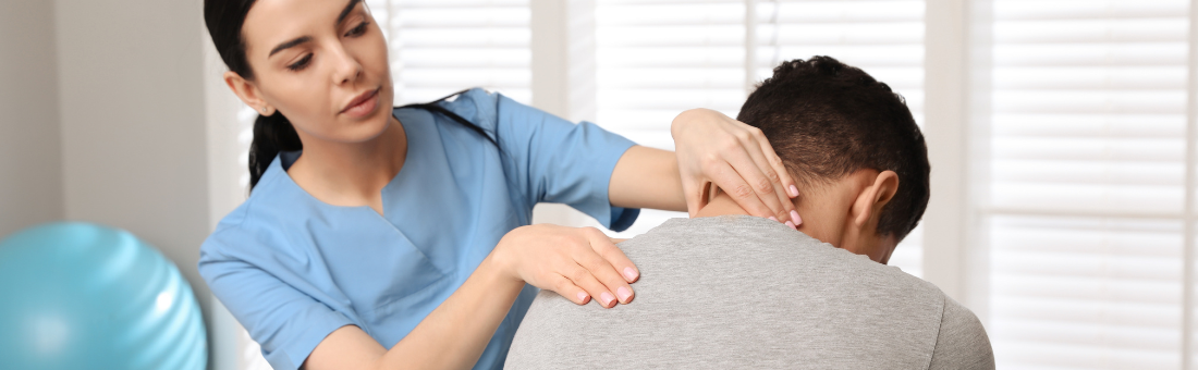 Kifoza i plecy okrągłe – ćwiczenia korygujące i ich skuteczność