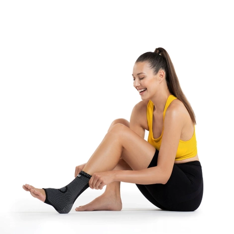 Elastyczna opaska stawu skokowego M szara