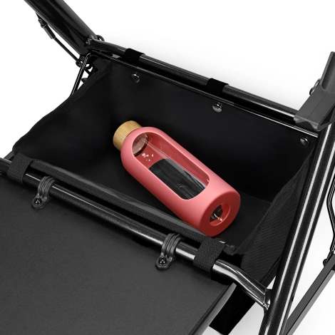 Chodzik czterokołowy z siedziskiem i torbą czarny